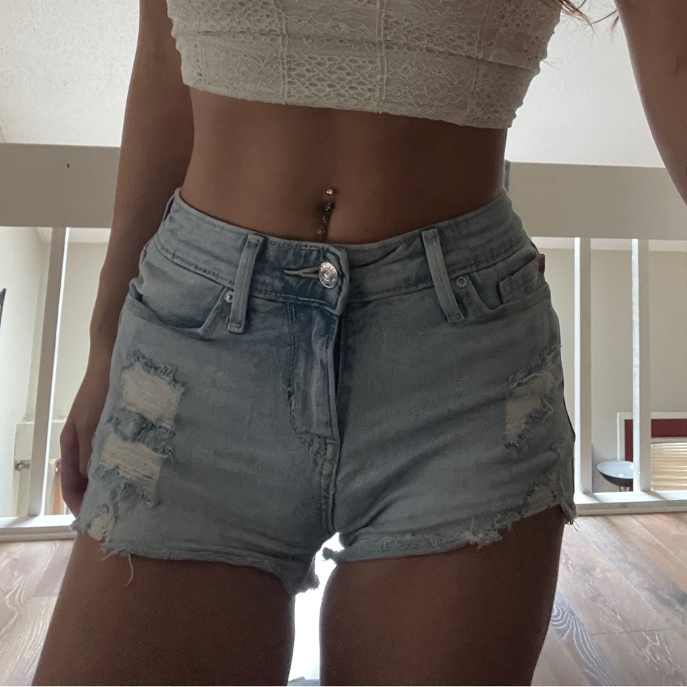 Levi’s Denizen Y2K Distressed Low Rise Denim Shorts